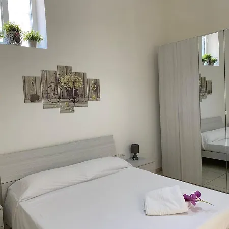Ad Un Passo Dal Mare Apartment *