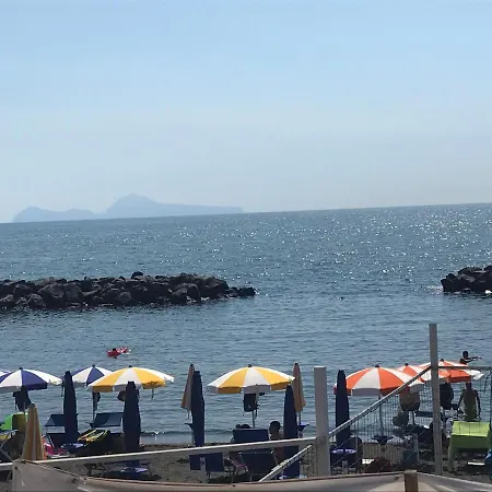 Apartment Ad Un Passo Dal Mare